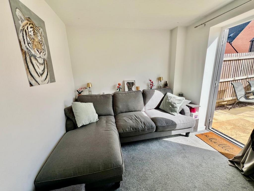 Lounge/Dining Room