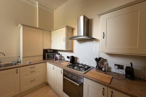 2 bedroom flat for sale, Earls Avenue, Folkestone, Kent, CT20