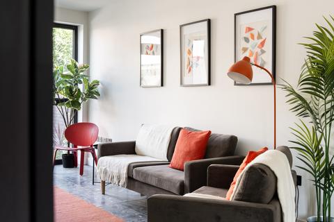 3 bedroom terraced house for sale, Tamarind Mews, London N18
