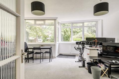 undefined, Grand Avenue, Worthing, West Sussex, BN11