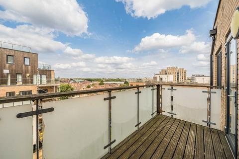 undefined, High Street, Hounslow TW3