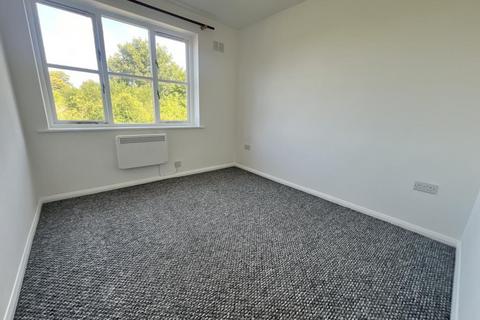 2 bedroom flat to rent, Cameron Road,  HP5 3BP,  HP5