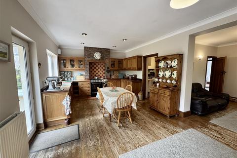 4 bedroom detached house for sale, Ammanford Road, Llandybie, Ammanford
