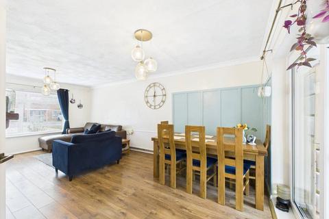 7 Ambleside Drive, Worcester, WR4 9DA