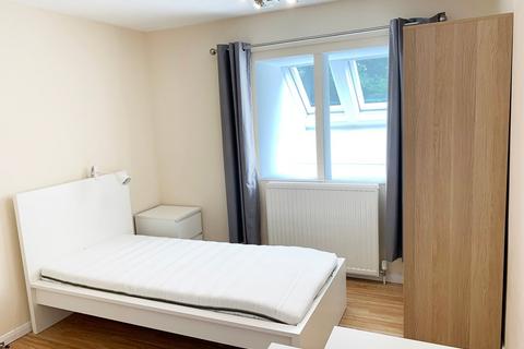 1 bedroom house of multiple occupation to rent, Geddington Road, Corby, NN18