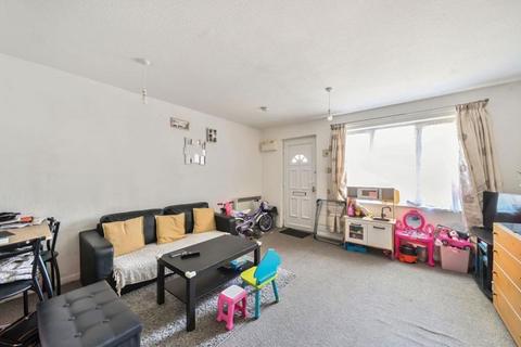 1 bedroom apartment for sale, Mead Avenue, Slough, Berkshire, SL3 8JD