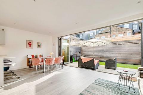 7 Graveney Mews, Mitcham, CR4 2FD