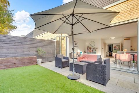 7 Graveney Mews, Mitcham, CR4 2FD