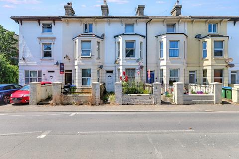 2 bedroom flat for sale, 67a Arundel Road, Littlehampton BN17 7DE