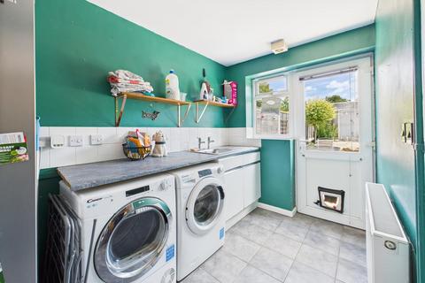 12 Fairford Way, Gloucester, GL4 4AY