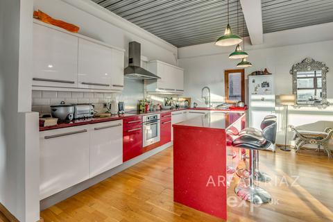2 bedroom flat to rent, Acton Lane, London NW10