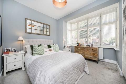 2 bedroom flat for sale, Ambleside Avenue, London SW16