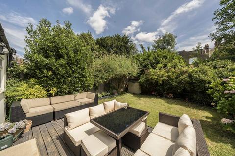 2 bedroom flat for sale, Ambleside Avenue, London SW16
