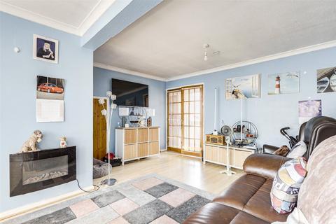 3 bedroom end of terrace house for sale, Taw Close, Worthing, West Sussex, BN13