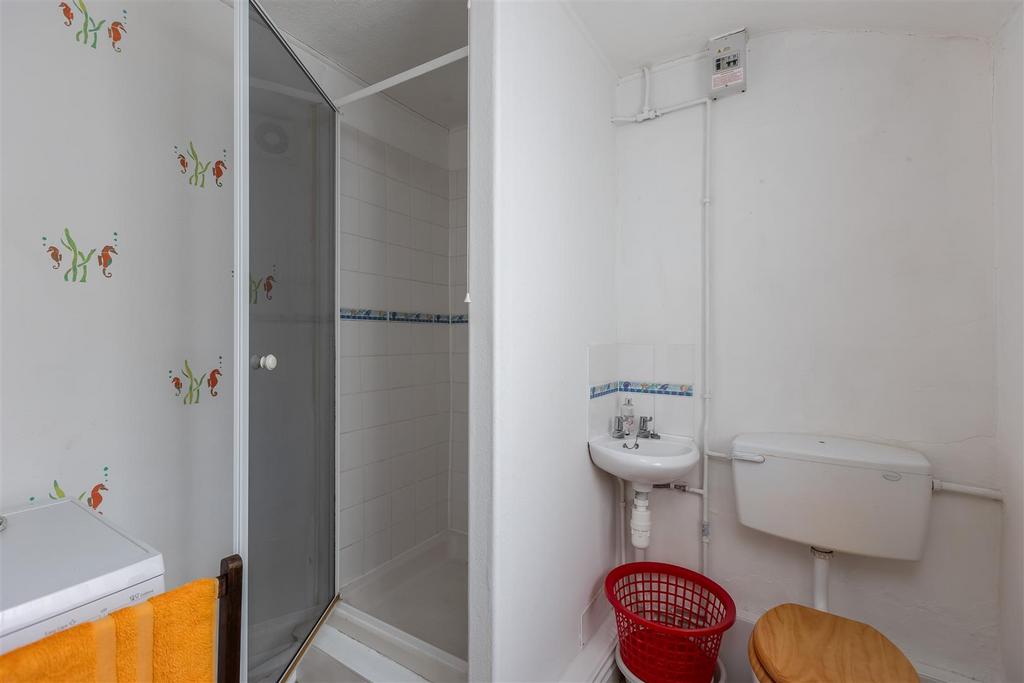 Eastgate 72 Shower Room.jpg