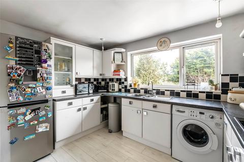 28 Shamrock Close, Fetcham, Leatherhead, KT22 9JG