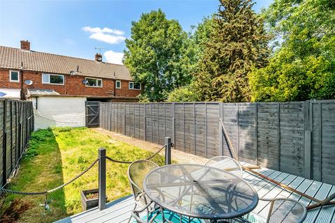 28 Shamrock Close, Fetcham, Leatherhead, KT22 9JG