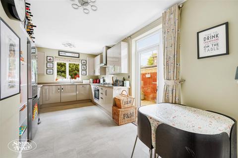 2 Clitherow Road, Brentford, TW8 9JS