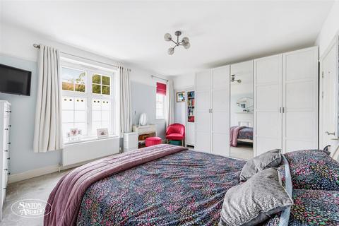 2 Clitherow Road, Brentford, TW8 9JS
