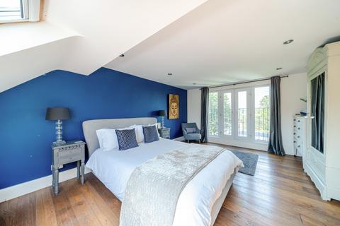 42 Tregaron Avenue, London, N8 9EY