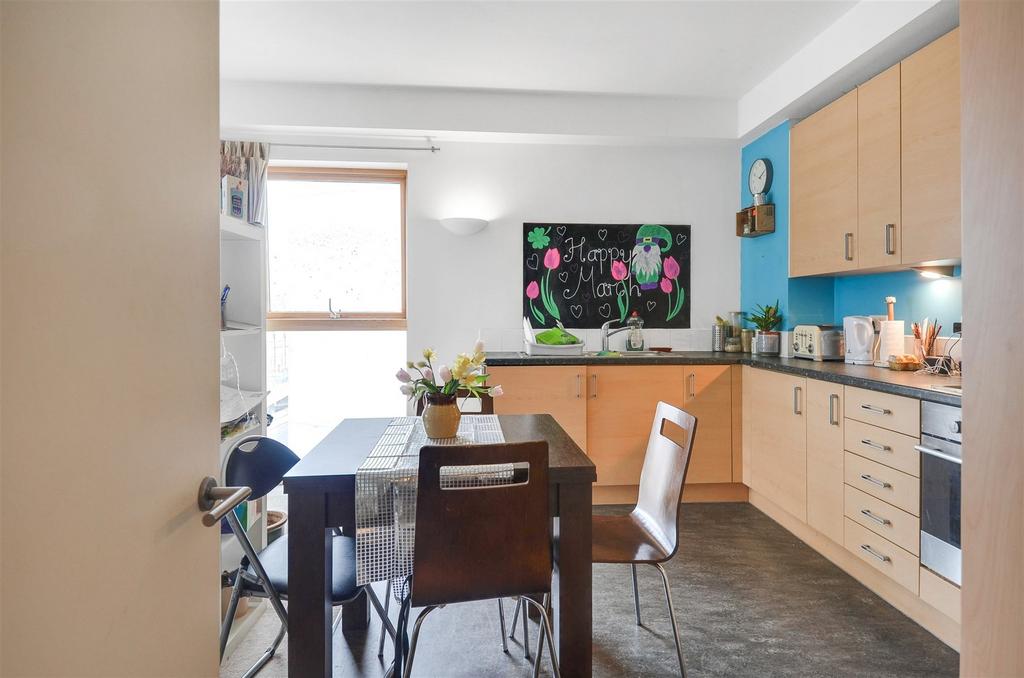 Kitchen/Dining