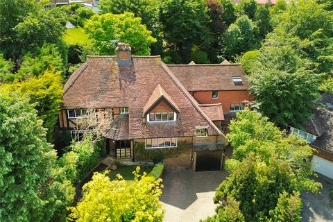 5 Vincent Close, Esher, KT10 8AW