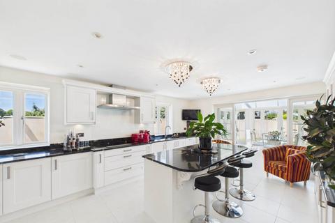 6 bedroom link detached house for sale, La Route Des Hetres, St Peter