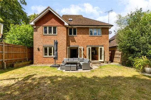 Trebor Avenue, Farnham, Surrey, GU9