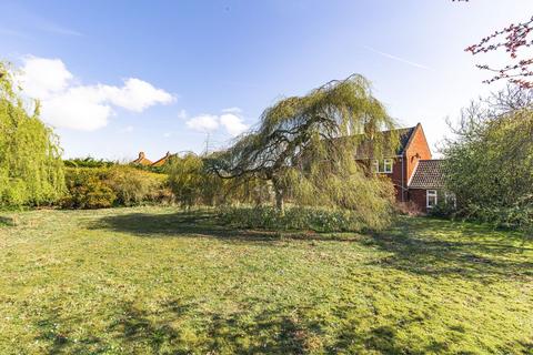4 bedroom detached house for sale, Chain Free in North Creake