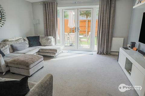 3 bedroom semi-detached house for sale, Co-Op Close, Barwell
