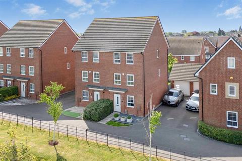 7 Topiary Road, Nuneaton, CV10 0FT