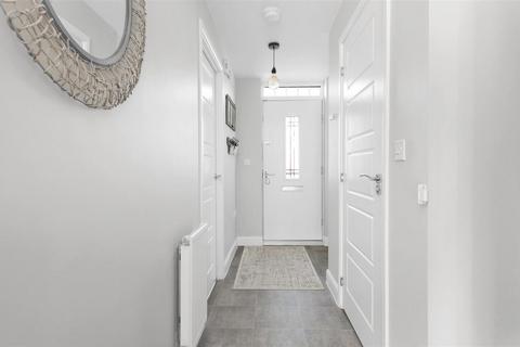 7 Topiary Road, Nuneaton, CV10 0FT