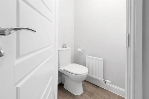 7 Topiary Road, Nuneaton, CV10 0FT