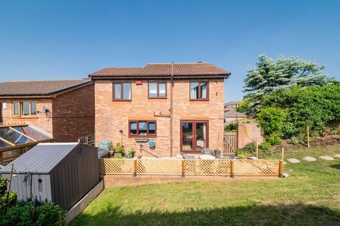5 bedroom detached house for sale, St. Andrews Drive, Darton, S75