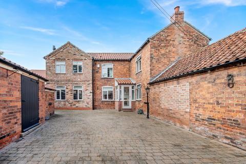 Lawn Cottage Bawtry Road, Everton, Doncaster, DN10 5BP