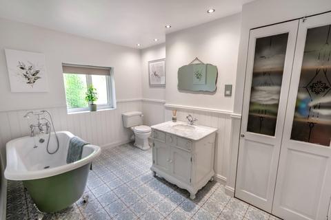 Lawn Cottage Bawtry Road, Everton, Doncaster, DN10 5BP