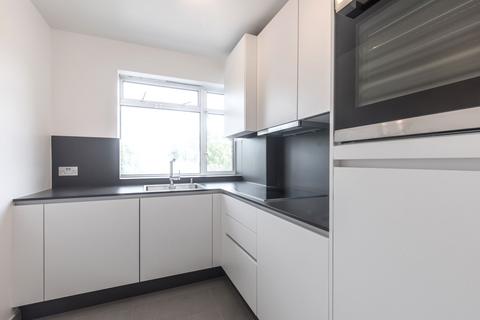 2 bedroom flat to rent, Flat 37 Ellington Court