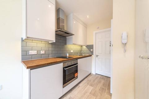 undefined, Greenford, Greenford, UB6
