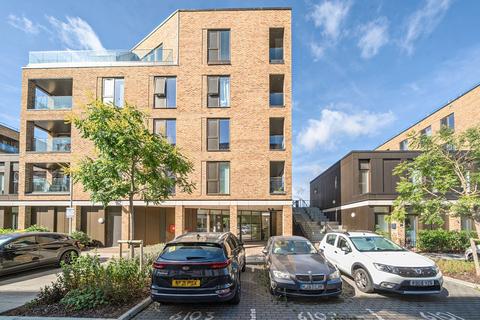 2 bedroom flat for sale, Spitfire Chase, Walton-On-Thames, KT12