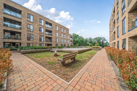 2 bedroom flat for sale, Spitfire Chase, Walton-On-Thames, KT12