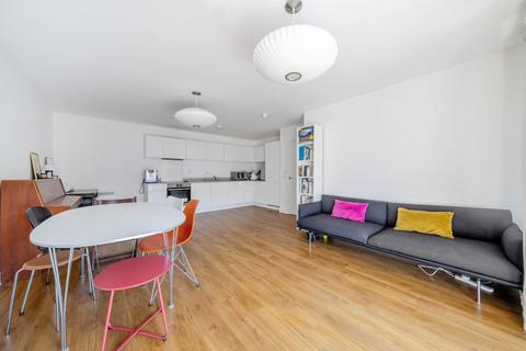 2 bedroom flat for sale, Spitfire Chase, Walton-On-Thames, KT12