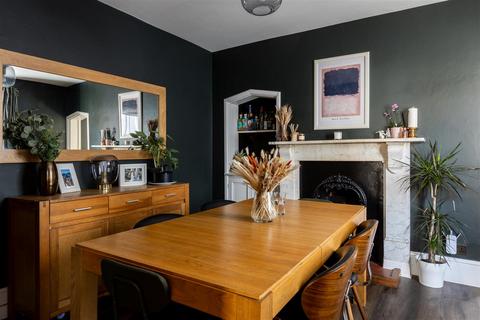 3 bedroom semi-detached house for sale, Holmesdale Road, Reigate