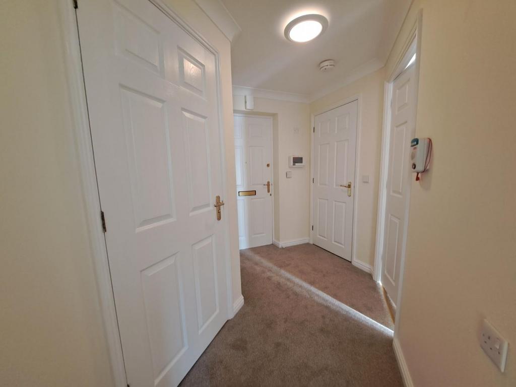Hallway3.jpg