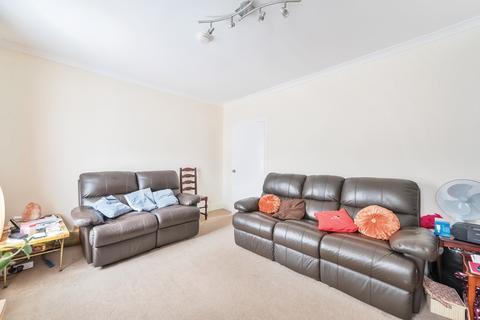 1 bedroom apartment for sale, Ulverscroft Road, London