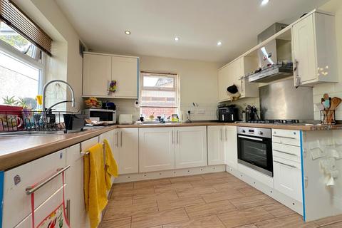 3 bedroom semi-detached house for sale, Hyde Road, Wolverhampton WV11