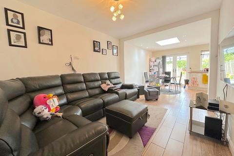 3 bedroom semi-detached house for sale, Hyde Road, Wolverhampton WV11