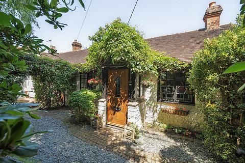 2 bedroom bungalow for sale, Milford Road, Elstead, GU8