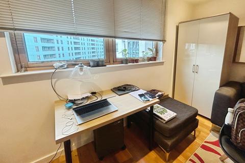1 bedroom flat to rent, Marsh Lane, Leeds, UK, LS9