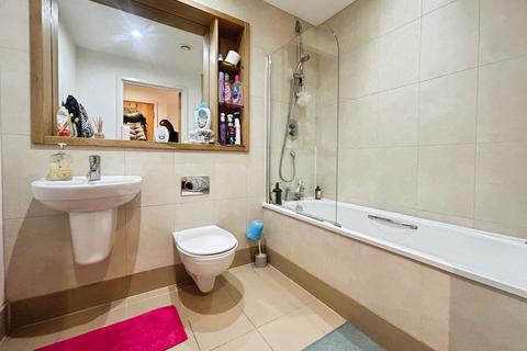 1 bedroom flat to rent, Marsh Lane, Leeds, UK, LS9