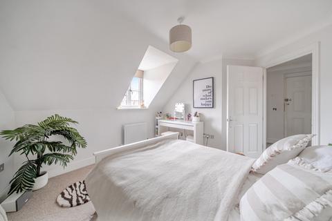 1 bedroom apartment for sale, Monument Green, Weybridge, KT13